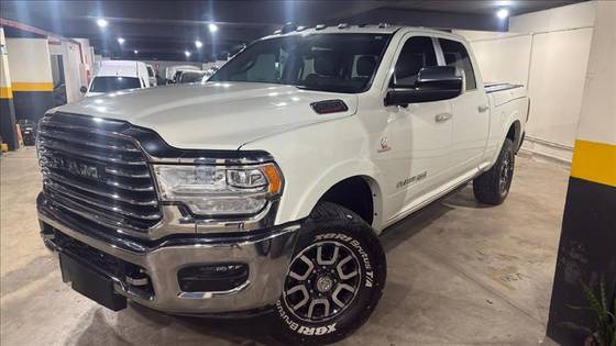 RAM 3500 6.7 I6 TURBO DIESEL LIMITED LONGHORN CD 4X4  AUTOMÁTICO